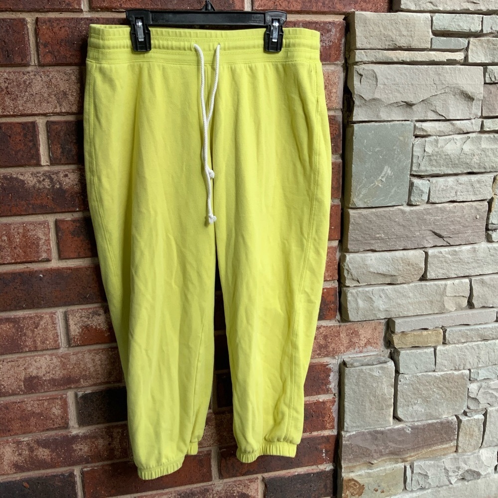 Old Navy Lemon Yellow Capri Joggers Sweats Wm M